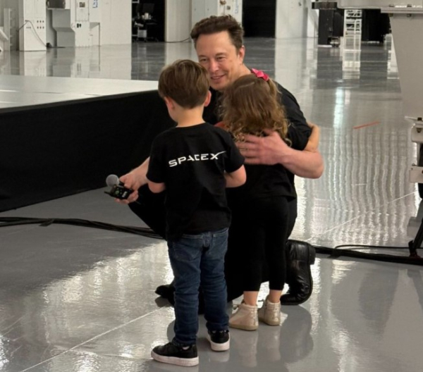 Ілон Маск назвав доньку на честь закляття з Elden Ring