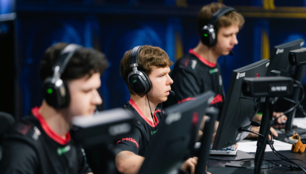 B8 програли Aurora в 1/4 фіналу PGL Masters Bucharest 2025